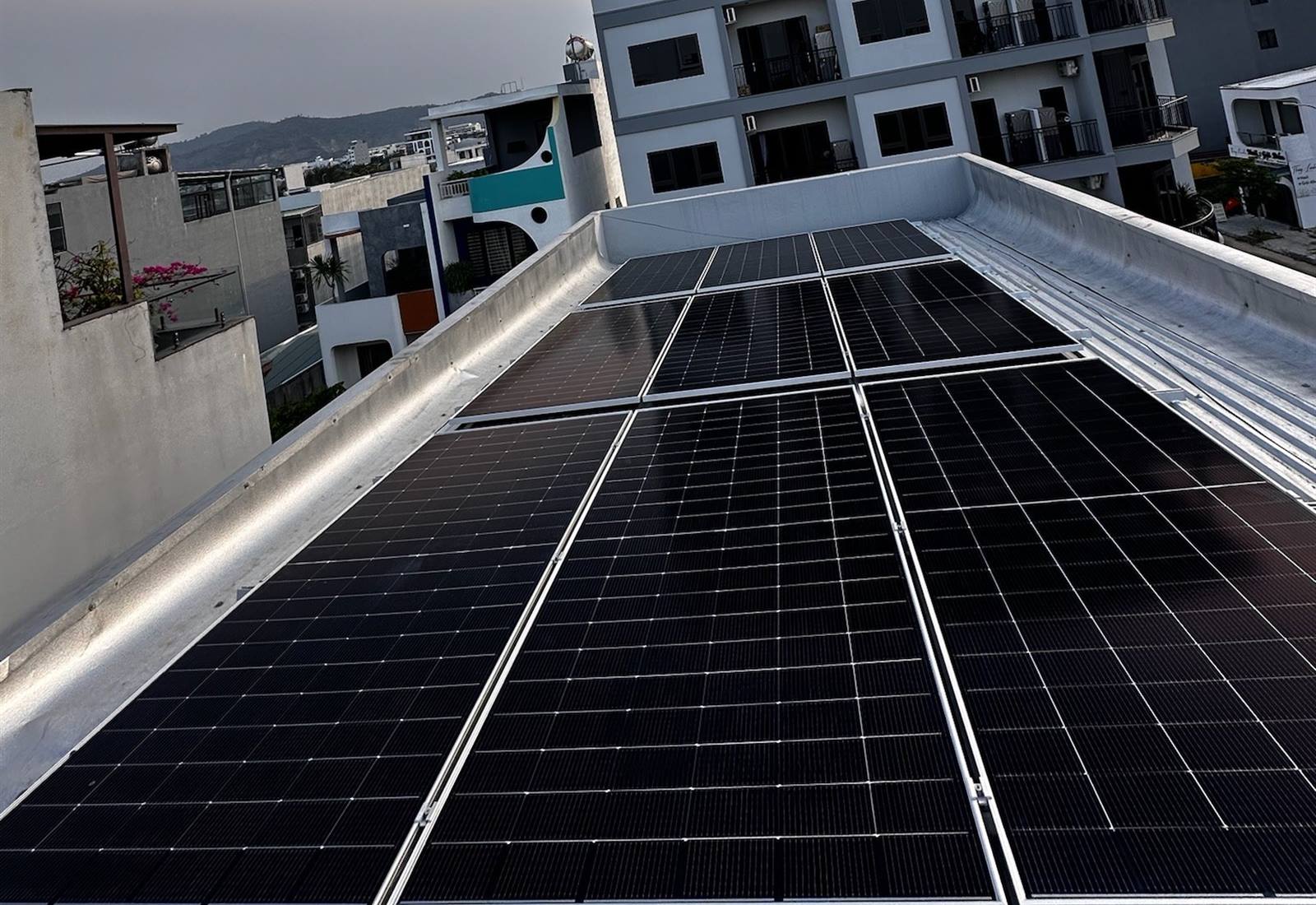 Điện mặt trời hybrid có lưu trữ 10kWp Mr. Phúc, Nguyễn Sinh Sắc, Đà Nẵng
