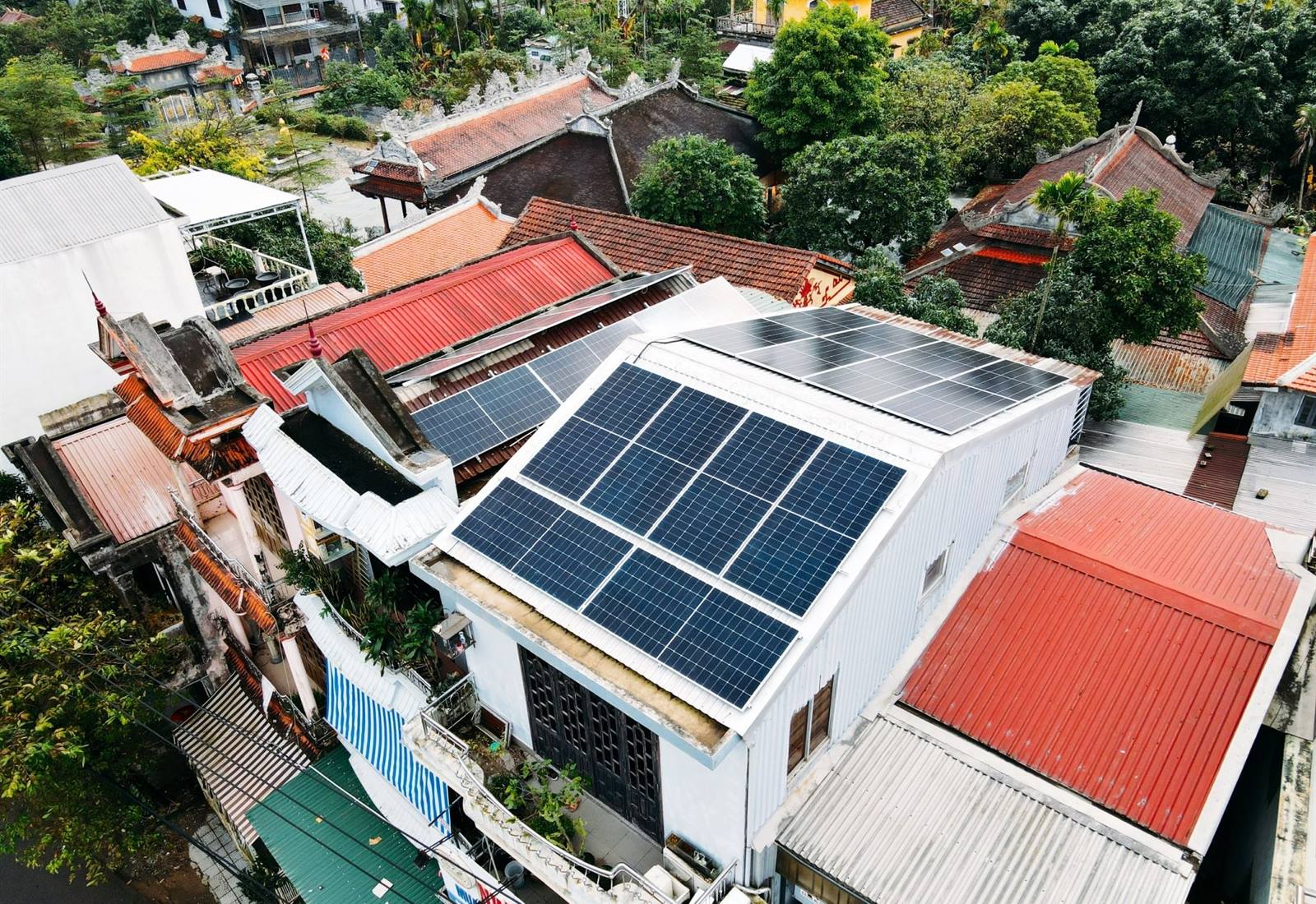 Điện mặt trời hybrid có lưu trữ 7.4kWp Tiệm xe Nhật Vy, Huế